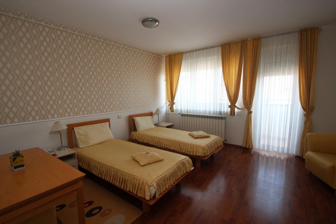Garni Hotel Belvedere Lux Kraljevo Dış mekan fotoğraf